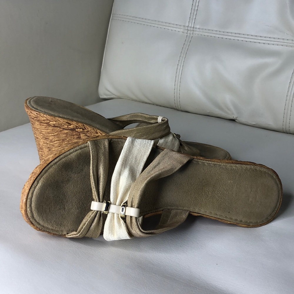 Tan and Cream Sandel Wedge